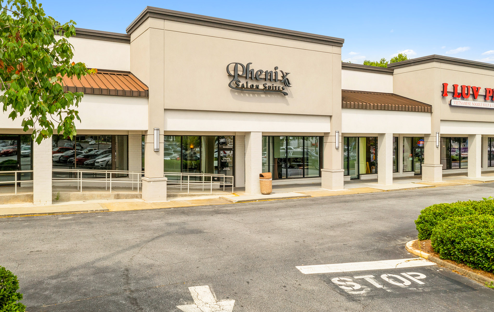 Roswell Village Shopping Center Retail Space for Lease