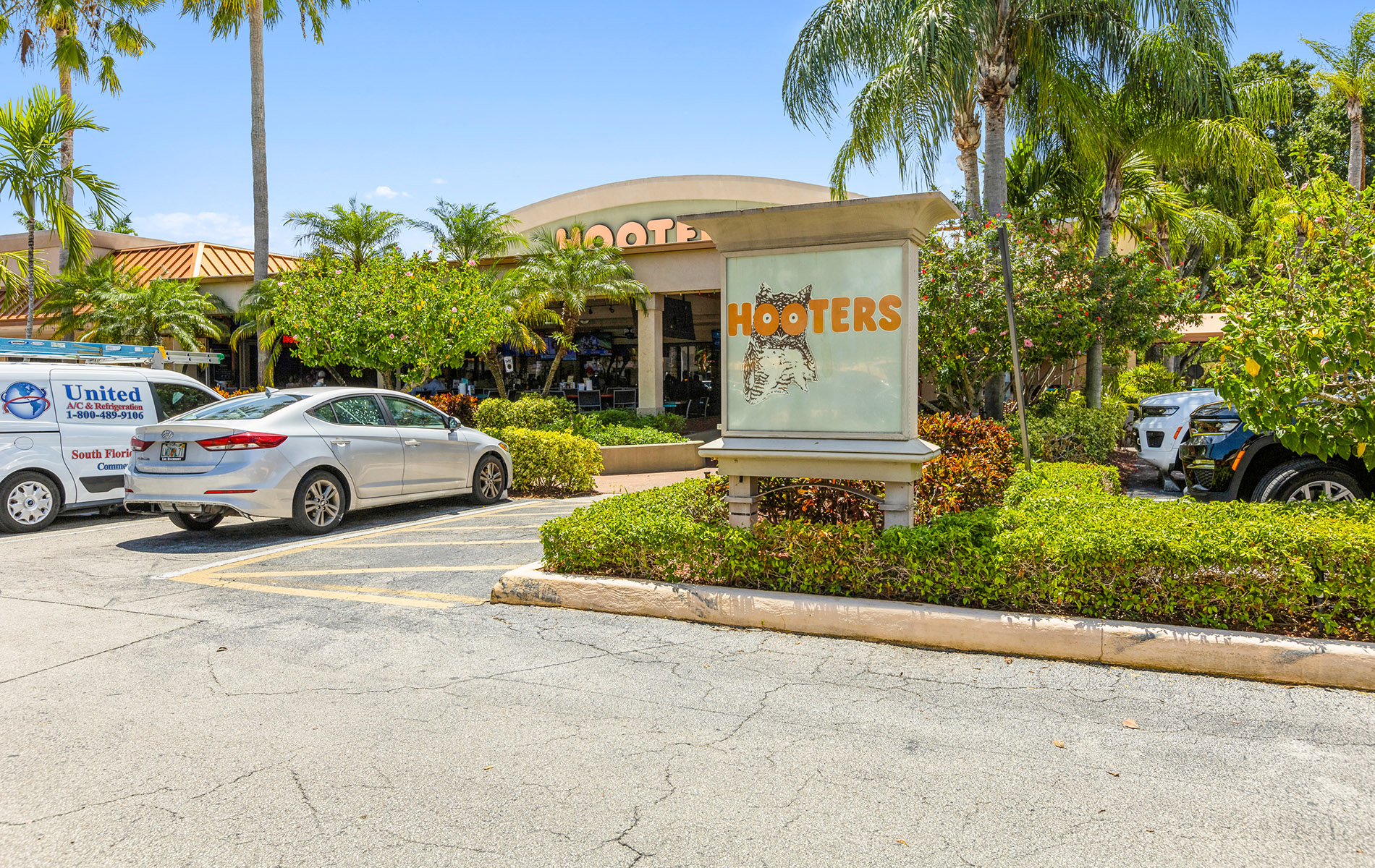 Glades Plaza Retail Space for Lease