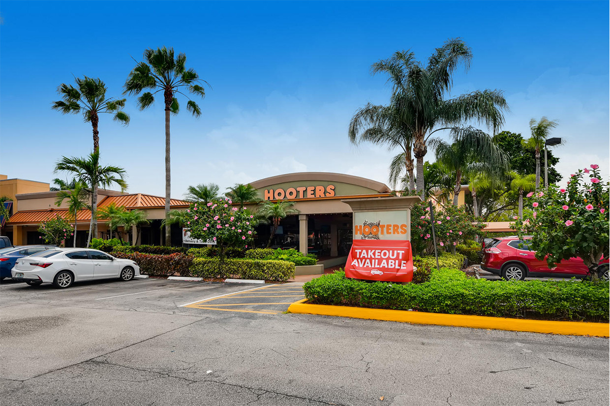Glades Plaza, Boca Raton, FL 33431 Retail Space Sterling Organization