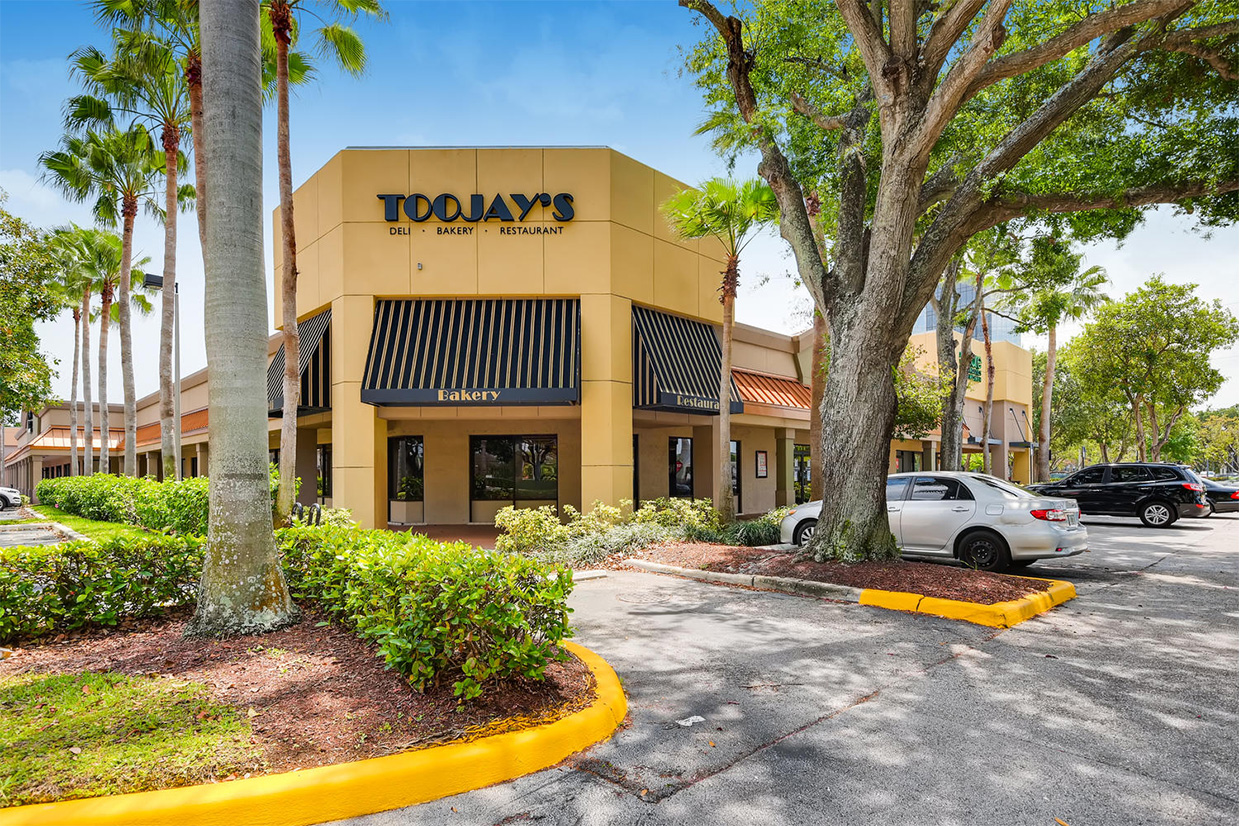 Glades Plaza, Boca Raton, FL 33431 Retail Space Sterling Organization